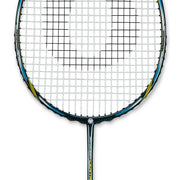 Oliver Badmintonschläger Modell Centric 80, schwarz-blauer Schläger vor einem weißen Hintergrund
