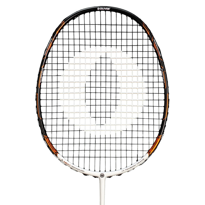 Oliver Badmintonschläger Modell Energetic K7, weiß-schwarzer Schlägerkopf mit bronzefarbenem Design vor einem weißen Hintergrund