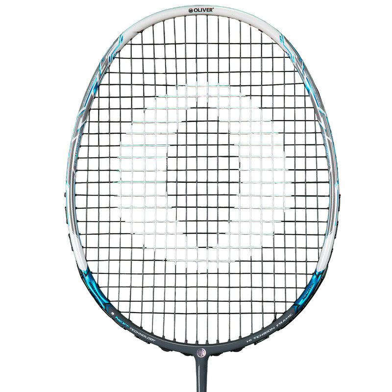 Oliver Badmintonschläger Modell Energetic K9, blau-grau-weißer Schlägerkopf  vor einem weißen Hintergrund