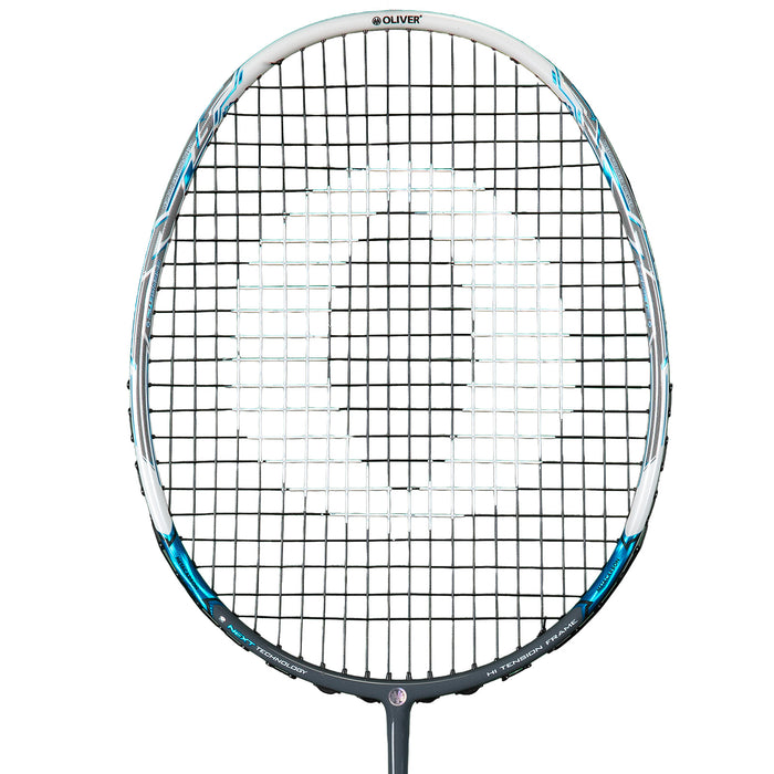Oliver Badmintonschläger Modell Energetic K9, blau-grau-weißer Schlägerkopf  vor einem weißen Hintergrund