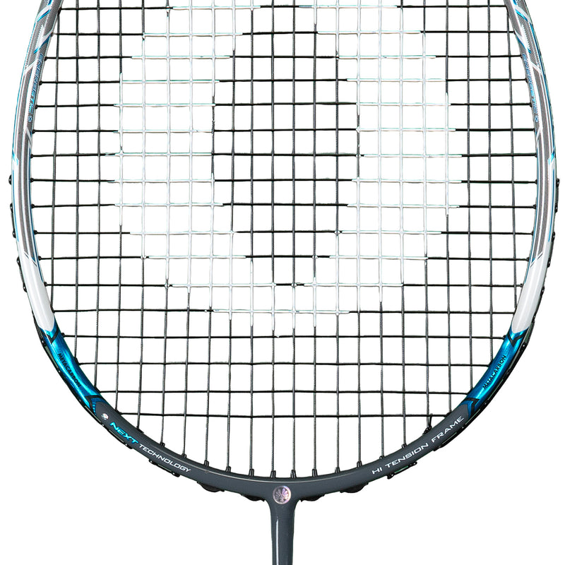 Oliver Badmintonschläger Modell Energetic K9, blau-grau-weißer Schlägerkopf Ausschnitt vor einem weißen Hintergrund