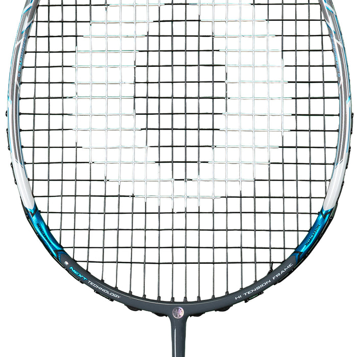 Oliver Badmintonschläger Modell Energetic K9, blau-grau-weißer Schlägerkopf Ausschnitt vor einem weißen Hintergrund