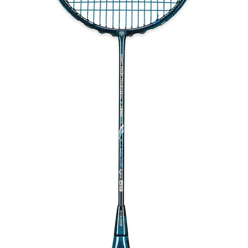 Oliver Badmintonschläger Modell Extreme 69, dunkelblauer Schläger mit dunkelblauem Griff vor einem weißen Hintergrund