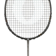 Oliver Badmintonschläger Modell Extreme 69 power, grauer Schläger mit braunem Design vor einem weißen Hintergrund