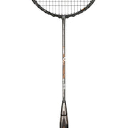 Oliver Badmintonschläger Modell Extreme 69 power, grauer Schläger mit braunem Design und dunkelgrauem Griff vor einem weißen Hintergrund