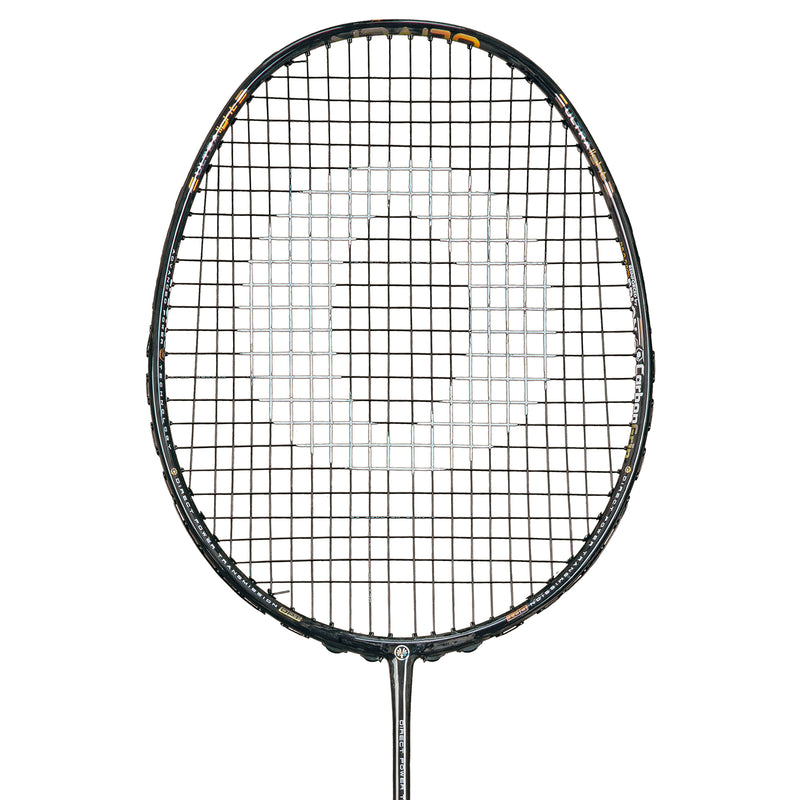 Oliver Badmintonschläger Modell Extreme 75, schwarzer Schläger vor einem weißen Hintergrund