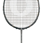 Oliver Badmintonschläger Modell Extreme 75, schwarzer Schläger vor einem weißen Hintergrund