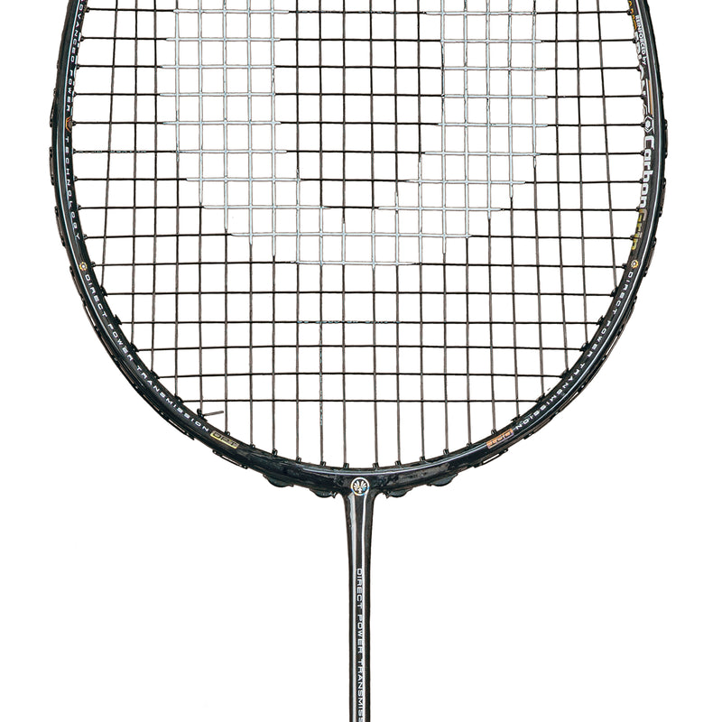 Oliver Badmintonschläger Modell Extreme 75, schwarzer Schläger vor einem weißen Hintergrund