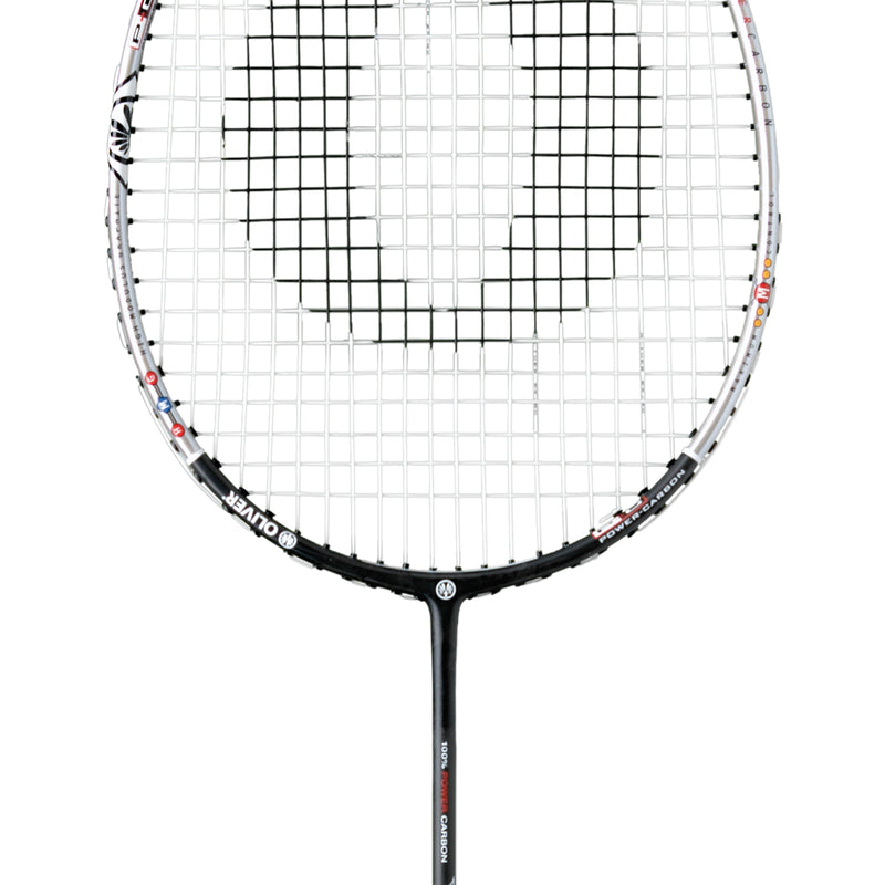 Oliver Badmintonschläger Modell Flexter PC, schwarzer Schläger mit silbernem und braunem Design vor einem weißen Hintergrund
