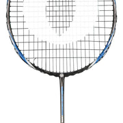 Oliver Badmintonschläger Modell Microtec 12, blau-schwarzer Schlägerkopf Ausschnitt vor einem weißen Hintergrund