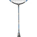 Oliver Badmintonschläger Modell Microtec 12, blau-schwarzer Schaft vor einem weißen Hintergrund