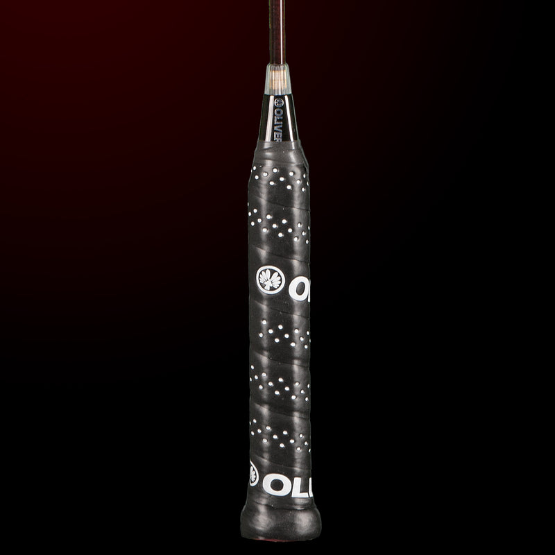 Oliver Badmintonschläger Modell Omex 910, schwarzer Griff vor einem dunklen Hintergrund