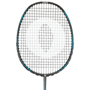 Oliver Badmintonschläger Modell Organic 6, schwarzer Schläger mit blauem Design vor einem weißen Hintergrund