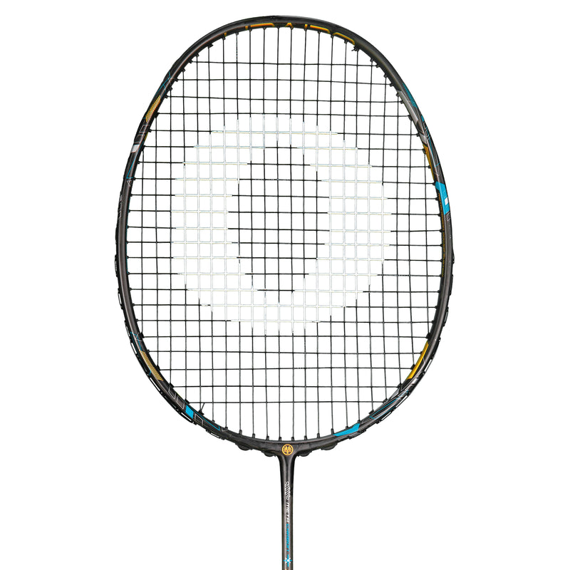 Oliver Badmintonschläger Modell Stream 600, schwarzer Schläger mit blauem Design vor einem weißen Hintergrund