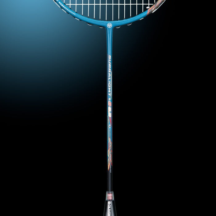 OLIVER Badmintonschläger Modell Supralight S6.2, Rahmenkonstruktion vor einem dunklen Hintergrund