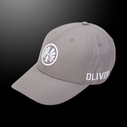 Graue OLIVER Cap mit weißem Logo auf der Vorderseite und seitlichem OLIVER-Schriftzug, ideal für Sport und Freizeit