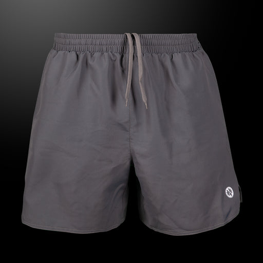 Graue OLIVER Basic Short aus 100% Polyester, ideal für Sport und Alltag, gezeigt vor schwarzem Hintergrund