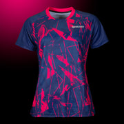 OLIVER Verona Lady-Shirt in blau-pink mit dezentem OLIVER-Logo auf dunklem, pinken Hintergrund