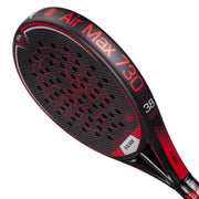 Oliver Padel-Schläger Modell Air Max 730, schwarz mit rotem Design, vor einem weißen Hintergrund