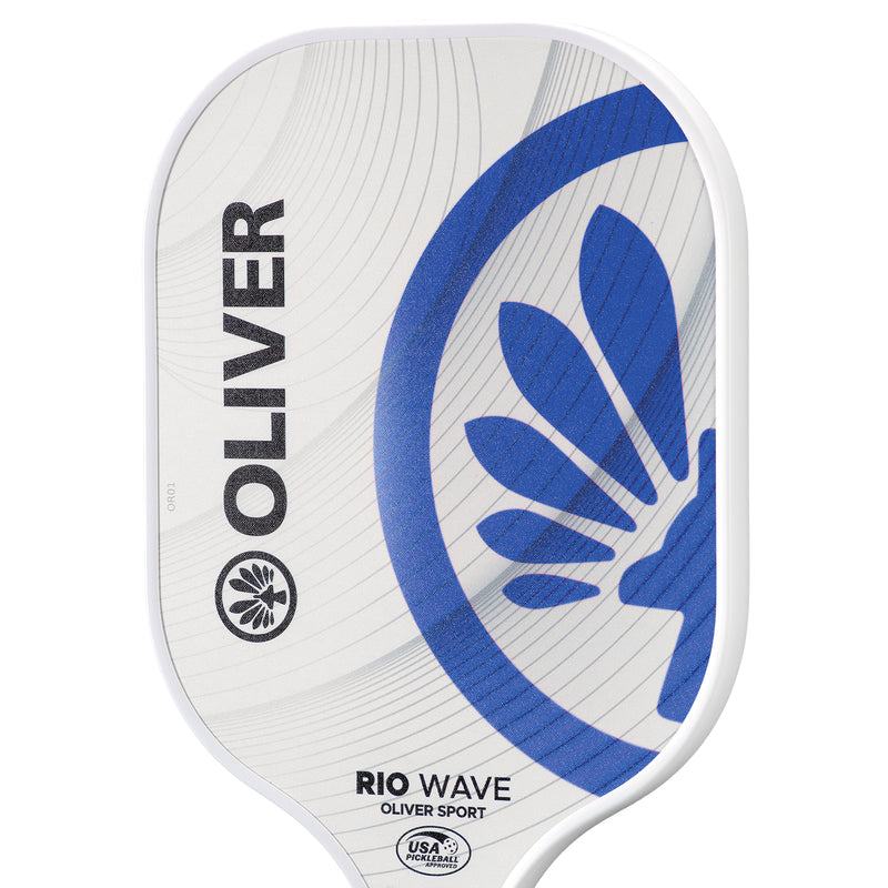 Oliver Pickleball Schläger Modell Rio Wave, weiß mit blauem Design, vor einem weißen Hintergrund
