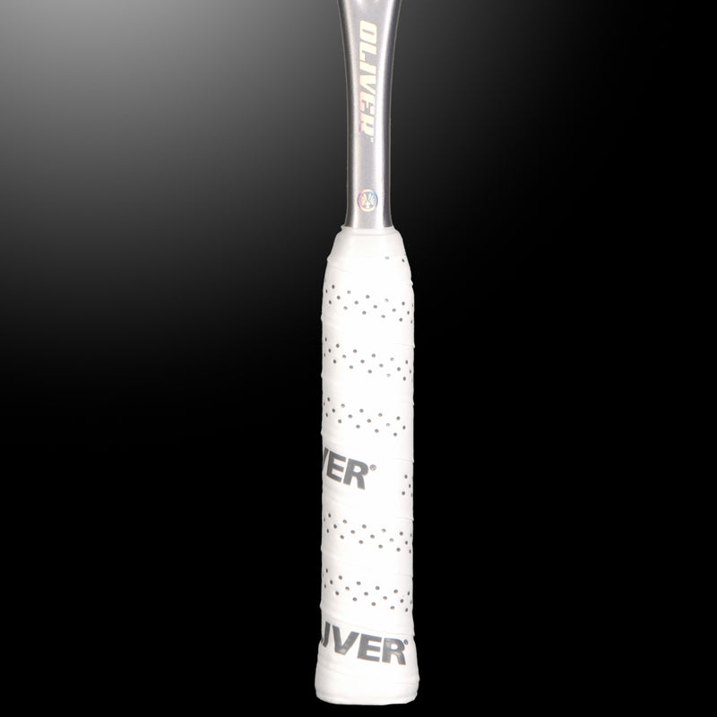 Oliver Squashschläger Modell Apex 420, weißer Griff vor einem dunklen grauen Hintergrund
