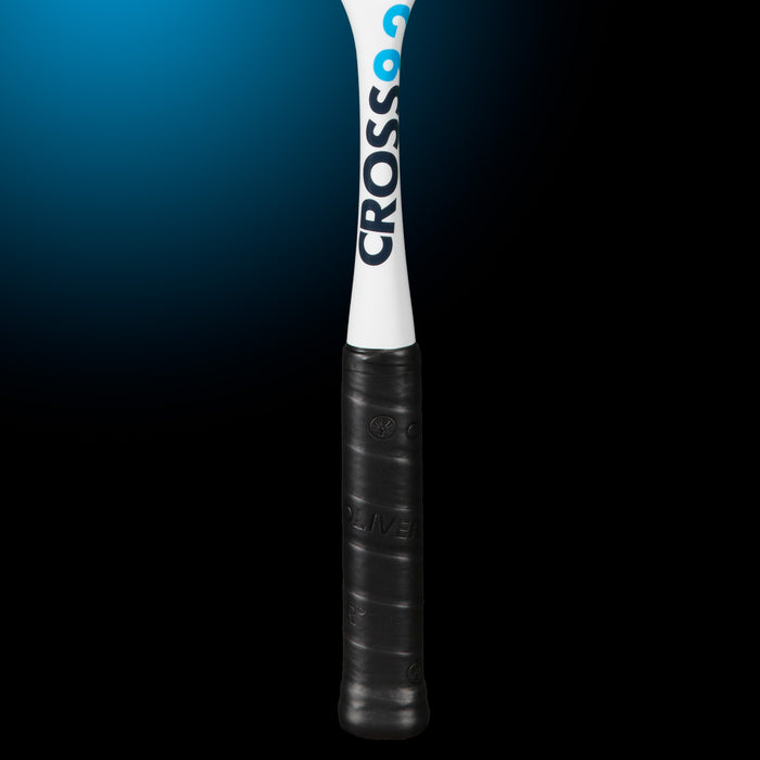 OLIVER Squashschläger Cross 9.2, weißer Schaft mit Griffband in schwarz auf dunklem Hintergrund 