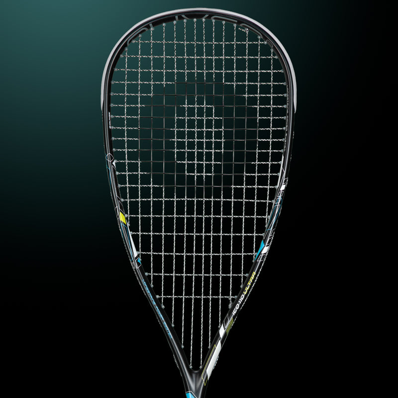 Oliver Squashschläger Modell ICQ 110 Ultra, schwarzer Schläger vor einem dunklen grünen Hintergrund