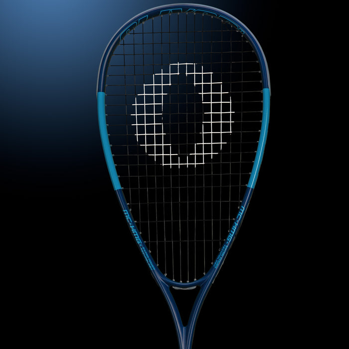 OLIVER Squashschläger XT-880, Schlägerkopf mit blauen Akzenten auf dunklem Hintergrund 