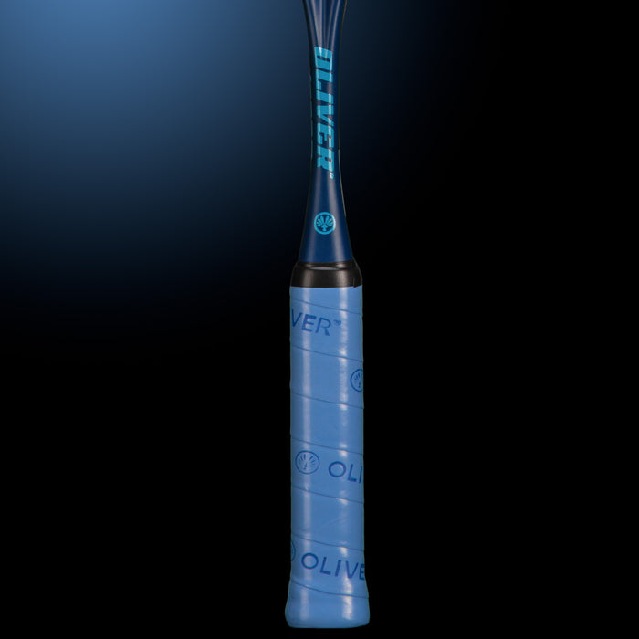 OLIVER Squashschläger XT-880, Schaft und Griffband mit blauen Akzenten auf dunklem Hintergrund 