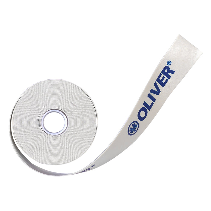 OLIVER Protection Tape, weiß, aufgerollt, mit OLIVER-Logo, ideal zum Knie Tapen und für sportliche Stabilität