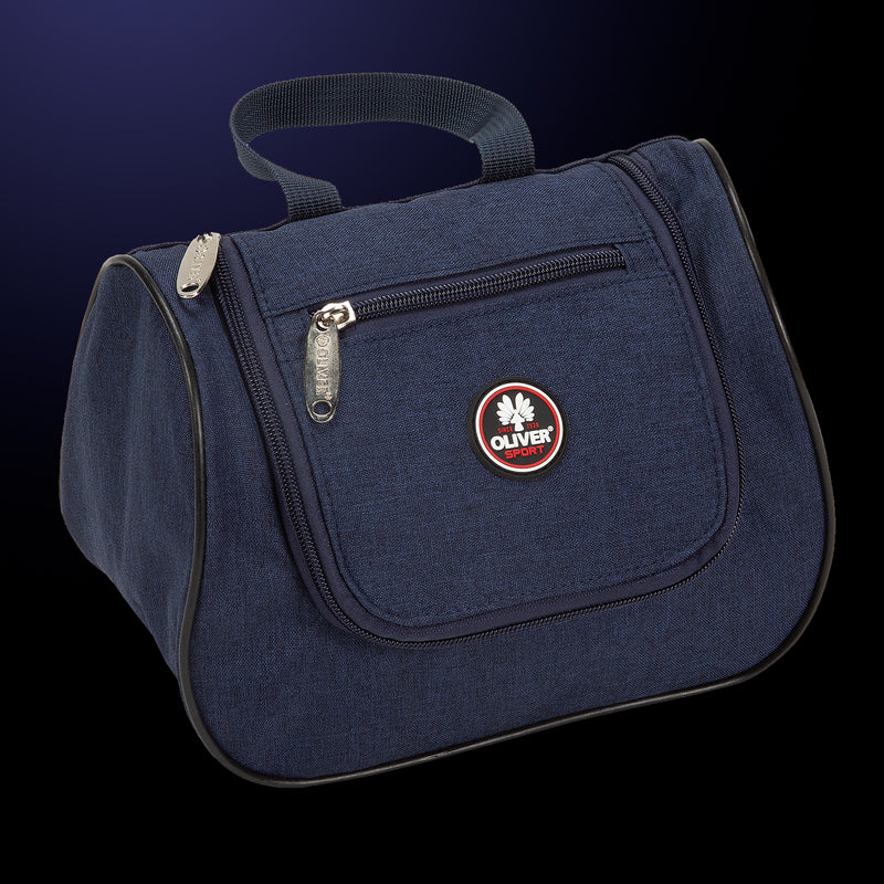 Blaue Oliver Cosmeticbag mit kleinem Tragegriff und kleinem Logo auf der vorderen Tasche