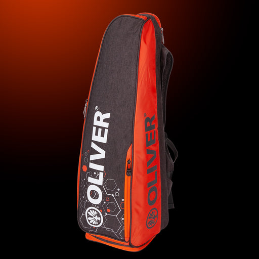 Grau-oranger OLIVER Long-Rucksack mit auffälligem Design und mehreren Reißverschlusstaschen, perfekt als Schlägertasche, Badmintontasche, Racketbag, oder für die Aufbewahrung von Badminton-, Squash-, Padel- und Pickleball-Ausrüstung